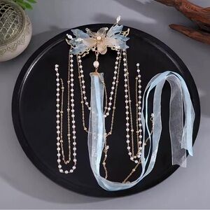 Elegant Butterfly Hair Accessory with Pearls